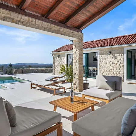 Holiday home Lovely In Krkovic