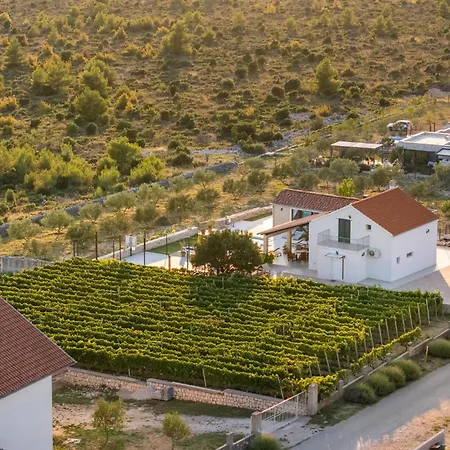 Lovely In Krkovic 度假居 *