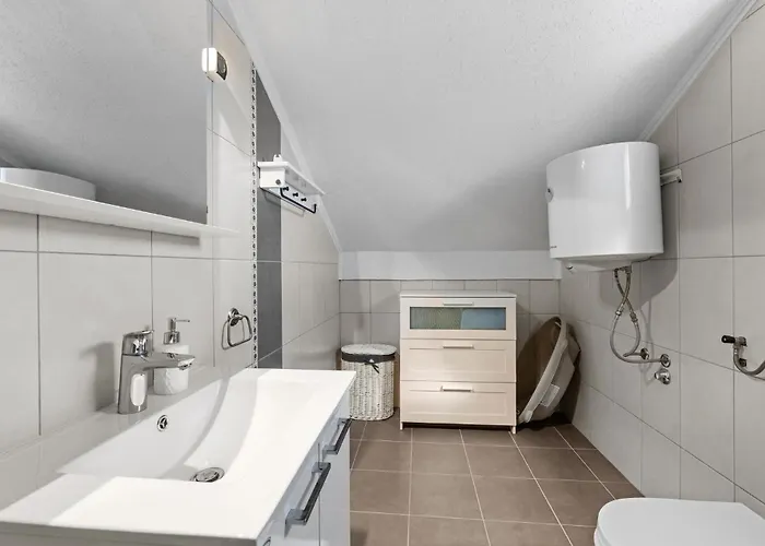 Lovely In Krkovic בית נופש *